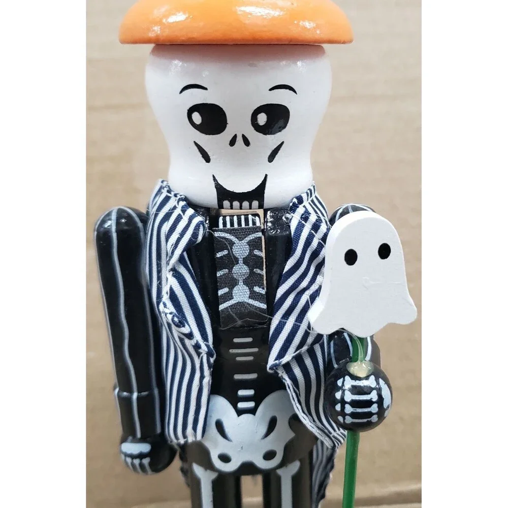 Wooden Nutcracker,9.5